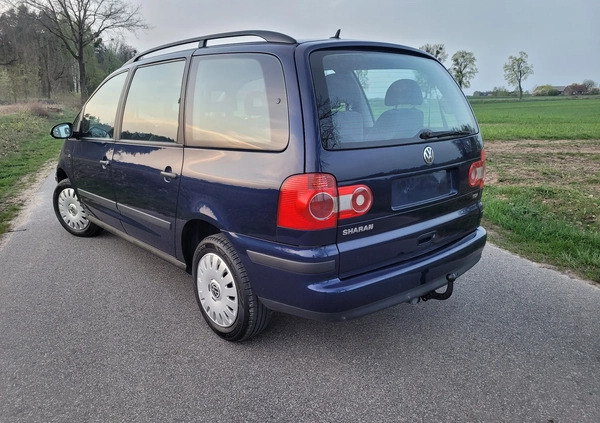 Volkswagen Sharan cena 17999 przebieg: 197000, rok produkcji 2007 z Chełmno małe 781